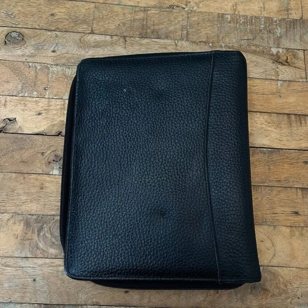 Franklin Covey Zip-Around Planner Black Leather 7-Ring Binder